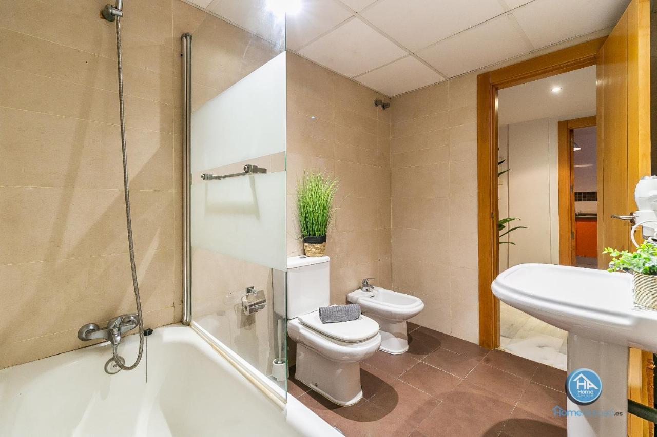 Paseo De La Salud Apartman Málaga Kültér fotó